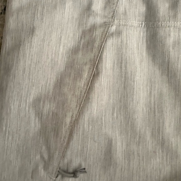 North Face hooded jacket. Inside fleece lining. - Picture 3 of 5